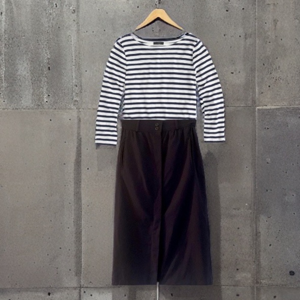 Escada made in Western Germany navy blue skirt Size 36